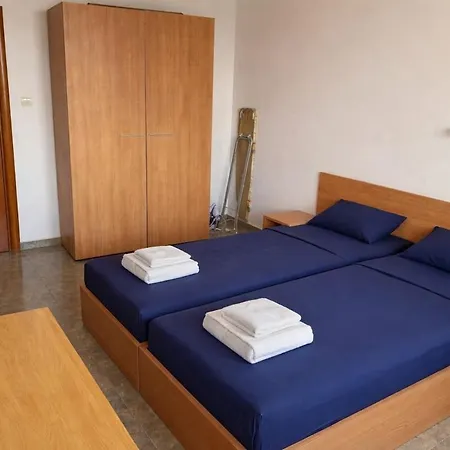 Stylish, 1-bedroom At Watermill Complex Bŭnzarito