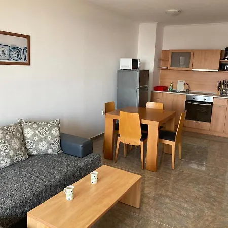 Stylish, 1-bedroom At Watermill Complex Apartament Bŭnzarito