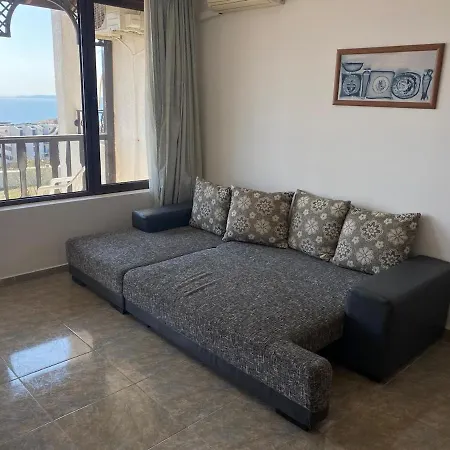 Stylish, 1-bedroom At Watermill Complex