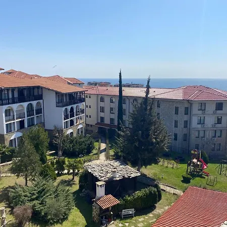 Stylish, 1-bedroom At Watermill Complex Bŭnzarito