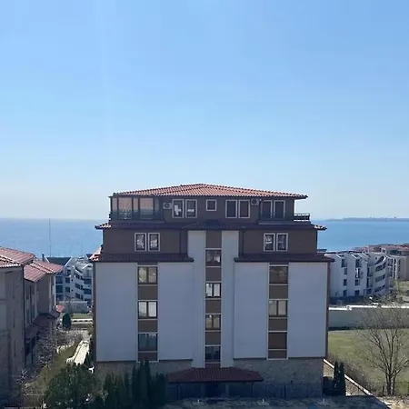 Stylish, 1-bedroom At Watermill Complex Bŭnzarito