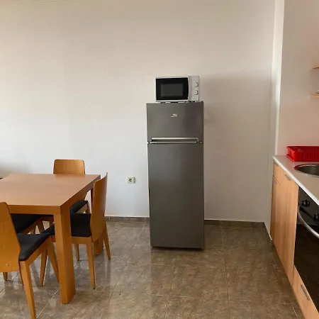 Stylish, 1-bedroom At Watermill Complex Apartament Bŭnzarito