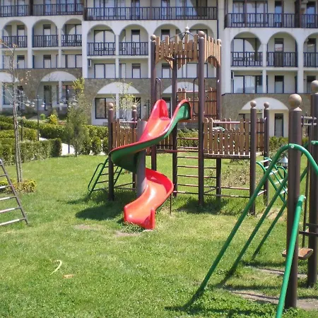Stylish, 1-bedroom At Watermill Complex Bŭnzarito